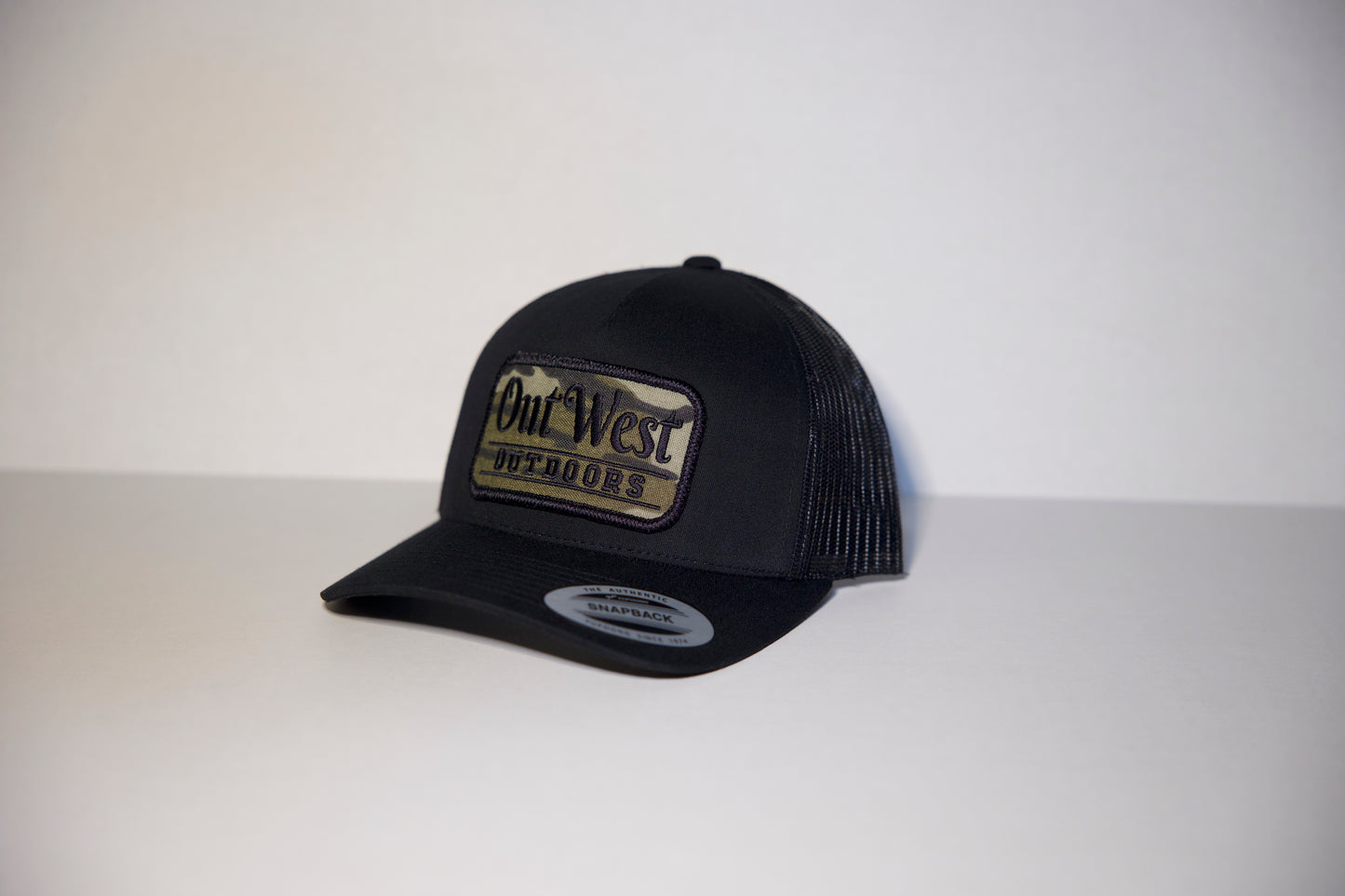 OutWest Trucker Cap Black/Black Camo Patch